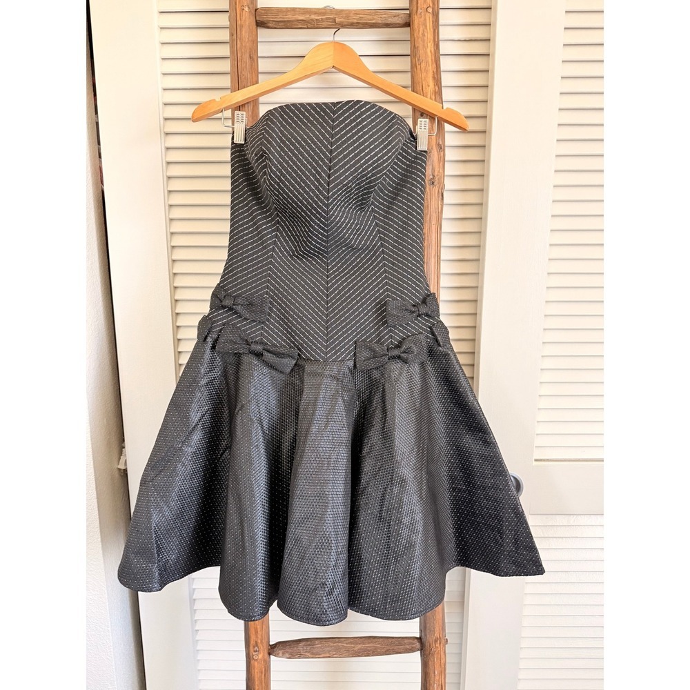 Elegant Strapless Gray Dress